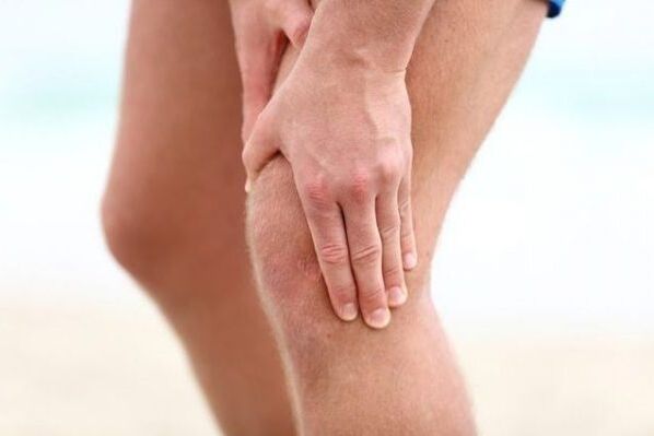 Knee joint pain with arthrosis